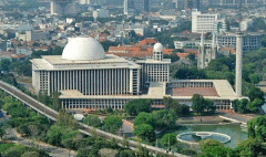 Джакарта – столица Индонезии, крупнейшей мусульманской страны мира.